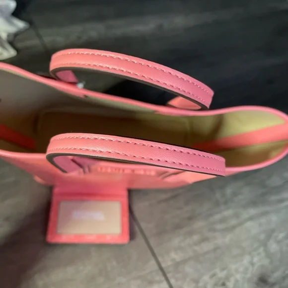 Authentic Michael Kors Bag - Picture 8 of 9